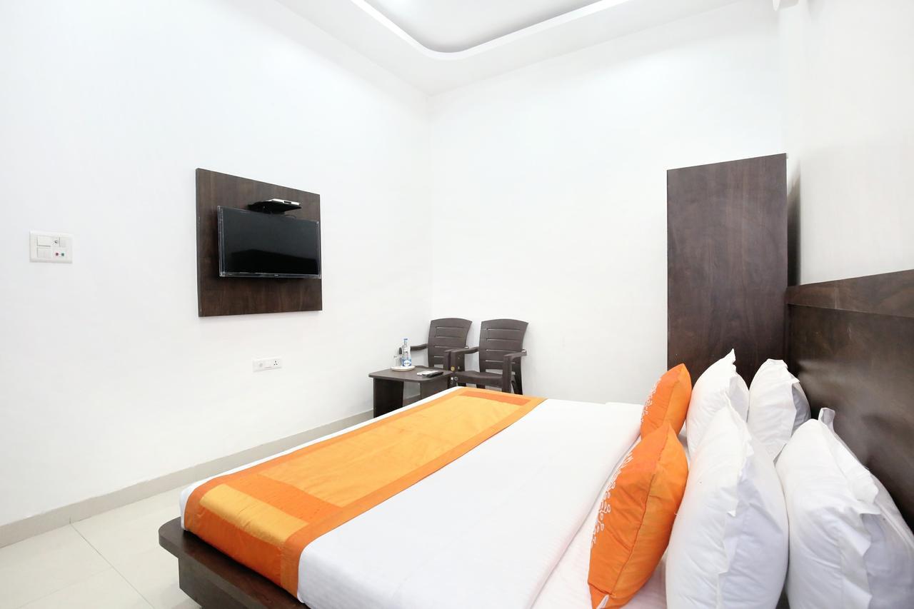 فندق Oyo 11421 Regal Residency أمريتسار المظهر الخارجي الصورة