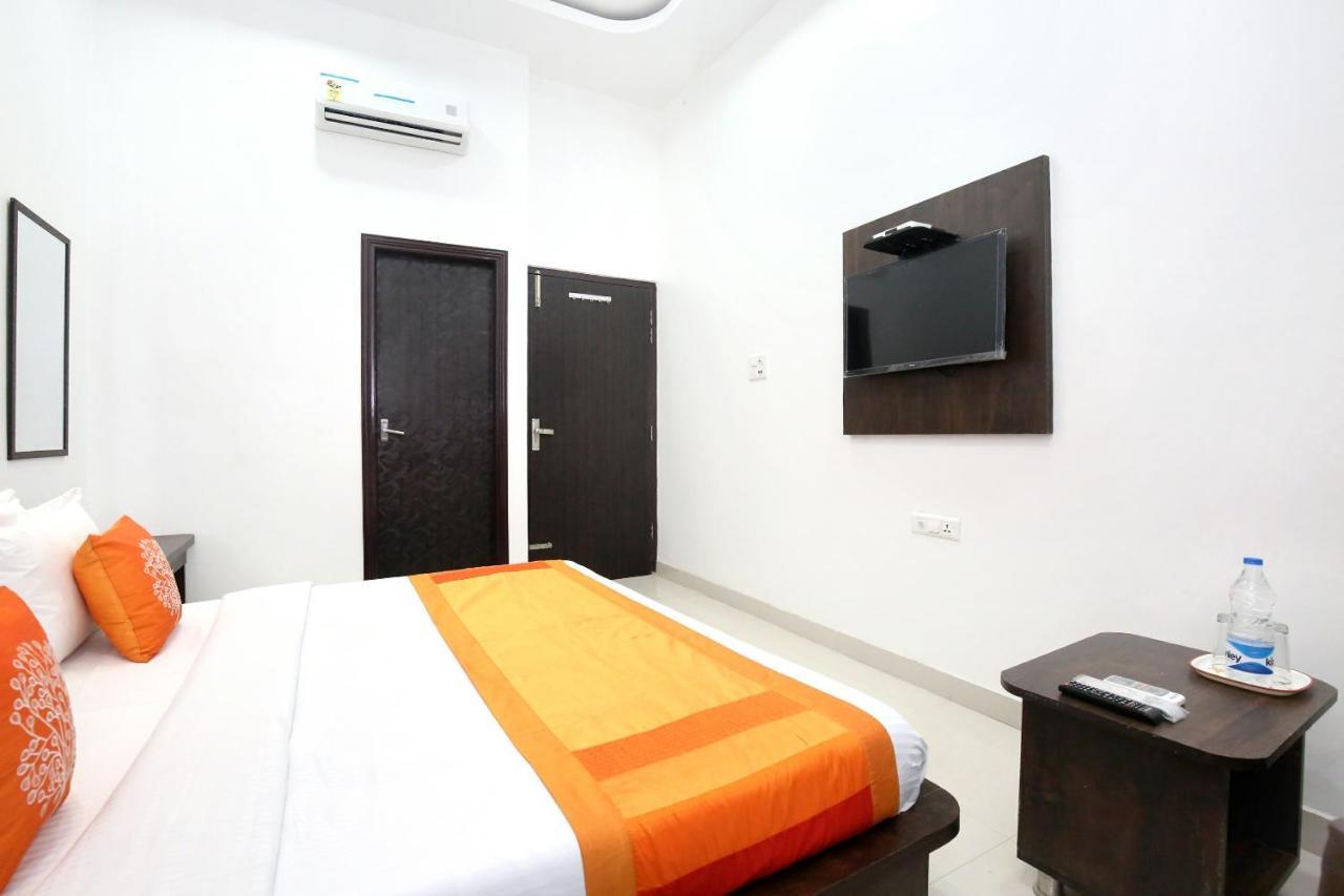 فندق Oyo 11421 Regal Residency أمريتسار المظهر الخارجي الصورة